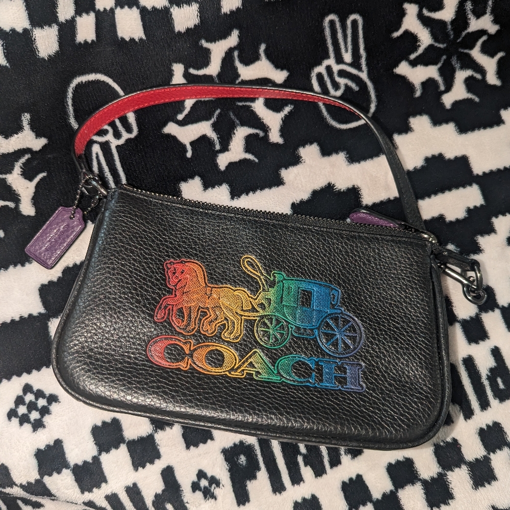 🌈COACH Rainbow Nolita 19🌈